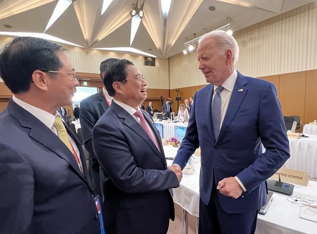 Le Premier ministre vietnamien rencontre le président américain et le président du CE