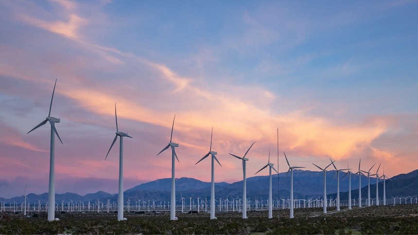 Accélérer le processus d octroi de licences d’activité à des projets éoliens et solaires achevés