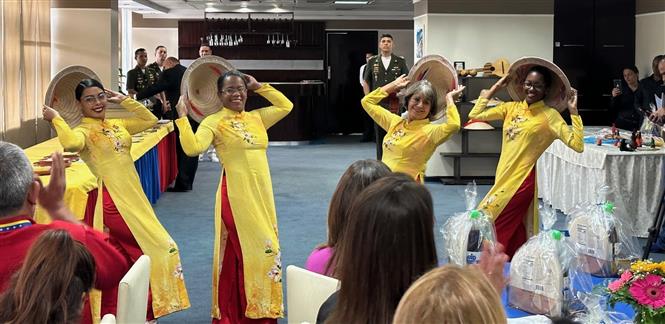La beauté de la culture vietnamienne présentée au Venezuela