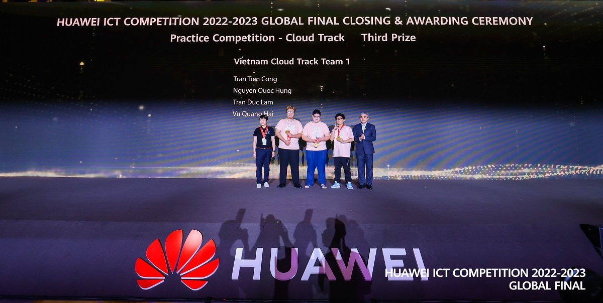 Des étudiants vietnamiens remportent le troisième prix du concours Huawei ICT