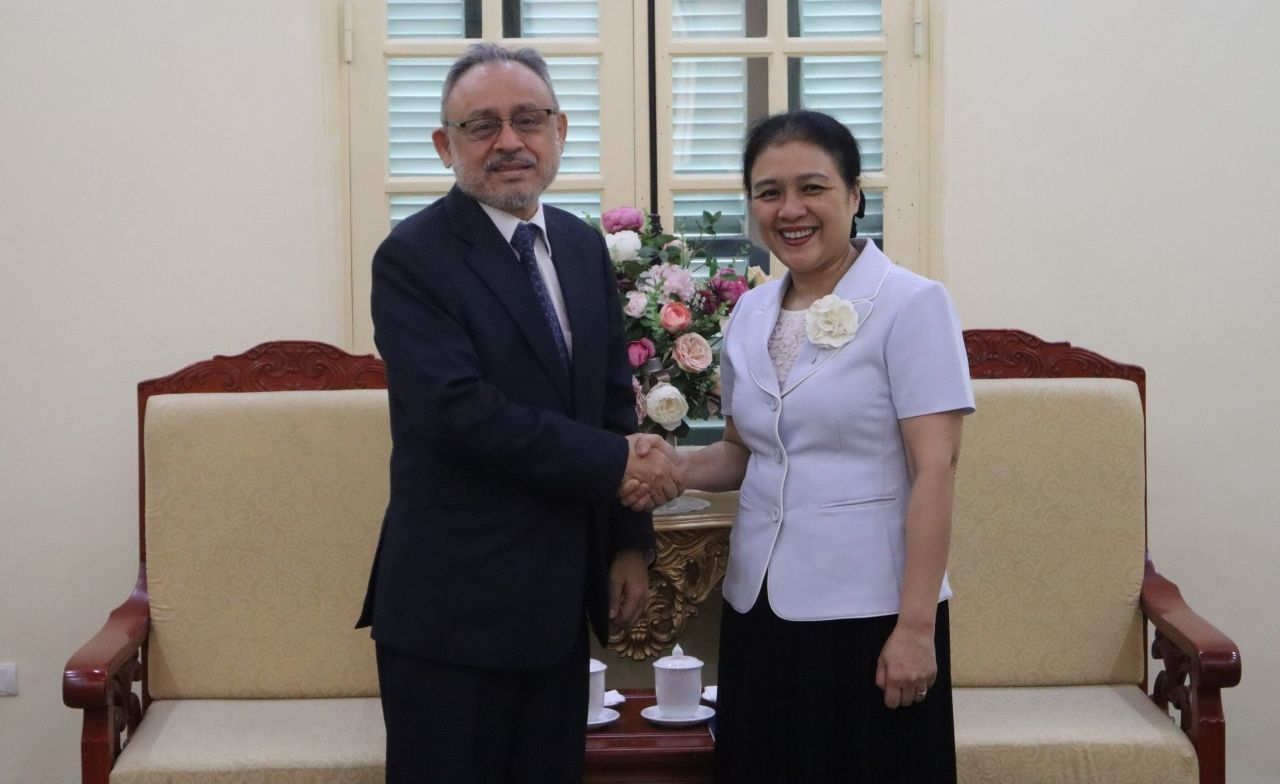 Le Vietnam et El Salvador intensifient leurs échanges entre les peuples