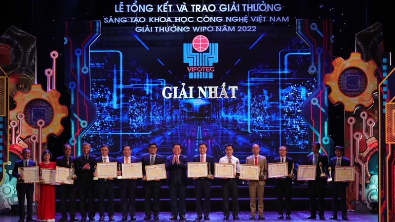 Remise des Prix de l innovation scientifique et technologique du Vietnam 2022