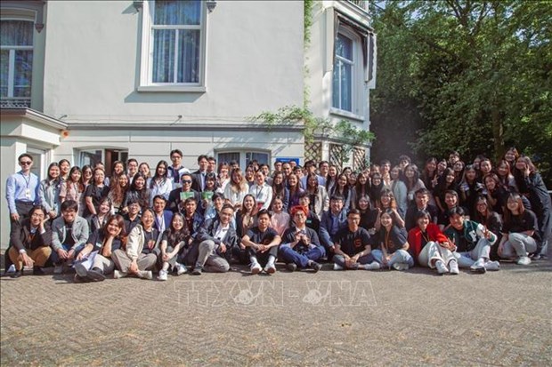Des étudiants vietnamiens aux Pays-Bas organisent un salon de l emploi