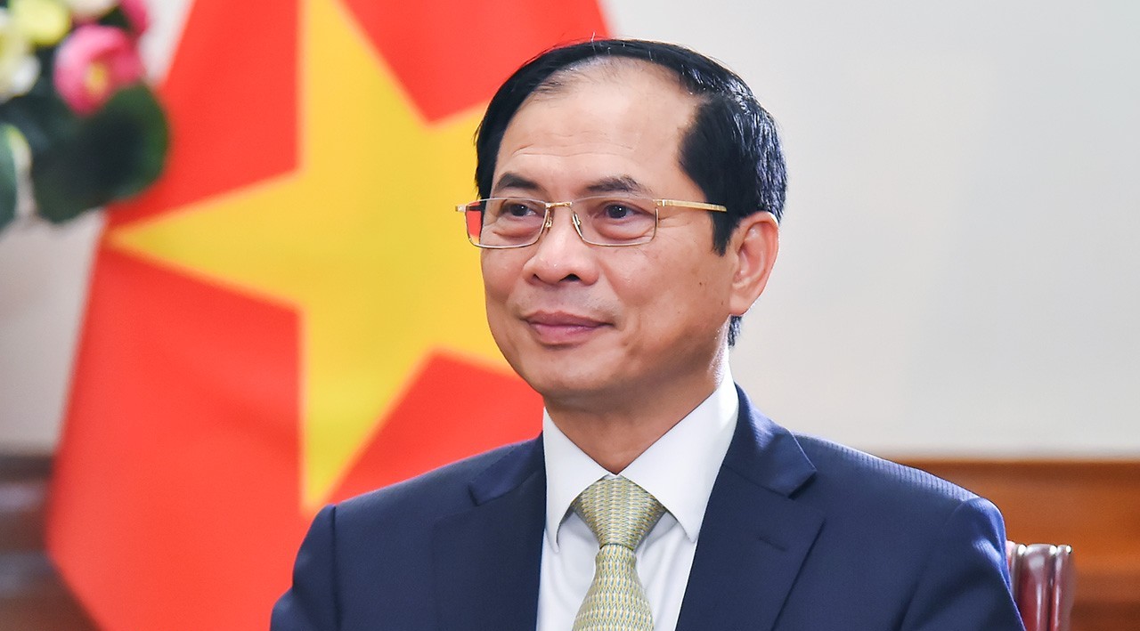 La visite du ministre Bui Thanh Son en France revêt une signification importante