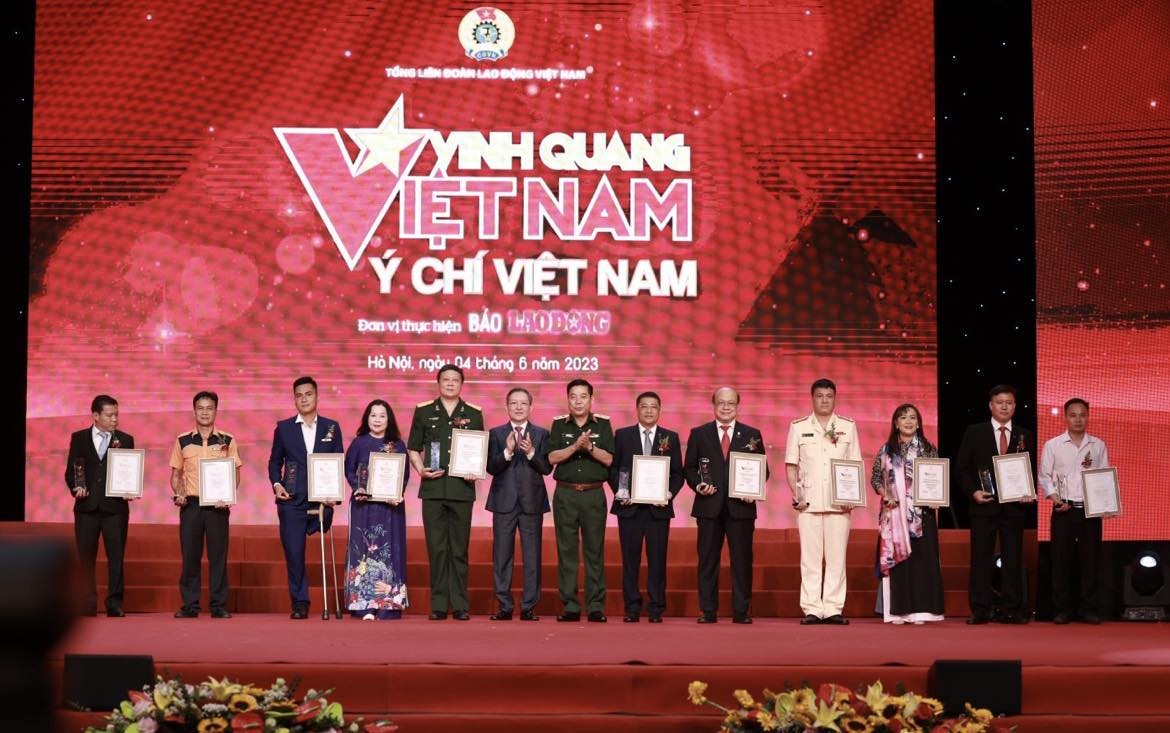 Le programme  Gloire du Vietnam 2023 honore 16 collectifs et individus