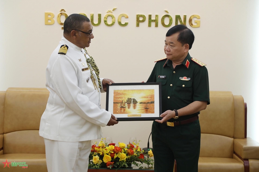 Renforcement de la coopération Vietnam-Afrique du Sud en matière de défense