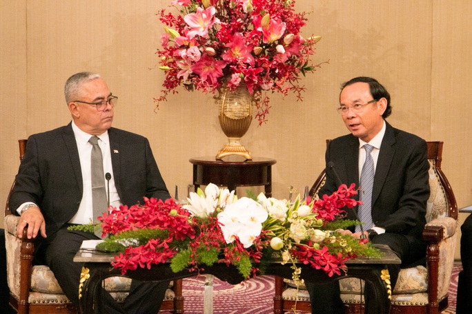 Le secrétaire du Comité du Parti de Ho Chi Minh-Ville reçoit une délégation cubaine