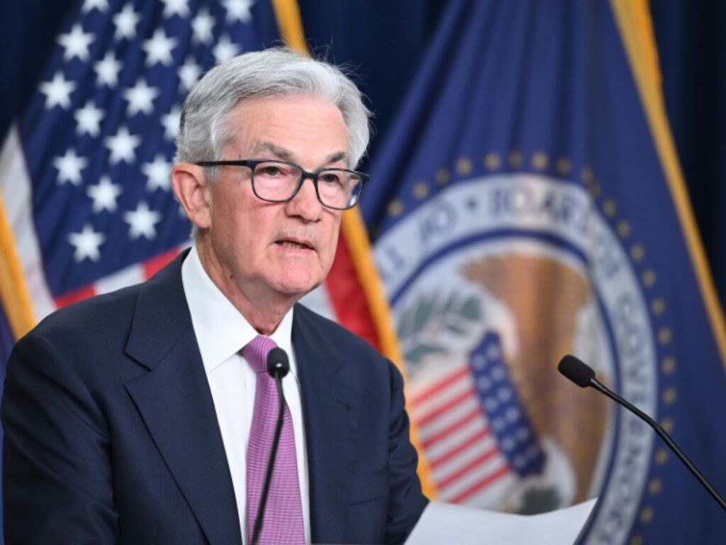 La Fed marque une pause dans les hausses de taux pour évaluer la situation