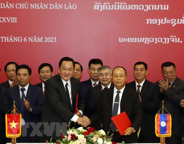 Vietnam et Laos renforcent leur coopération dans la recherche des restes des soldats et experts vietnamiens