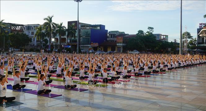 Quang Tri célèbre la Journée internationale du yoga