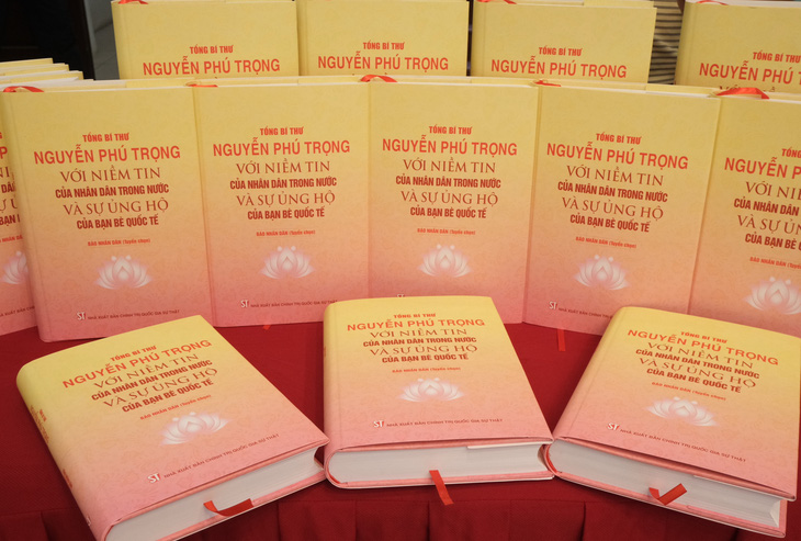 Présentation d’un livre sur le secrétaire général Nguyen Phu Trong et la confiance du peuple du pays