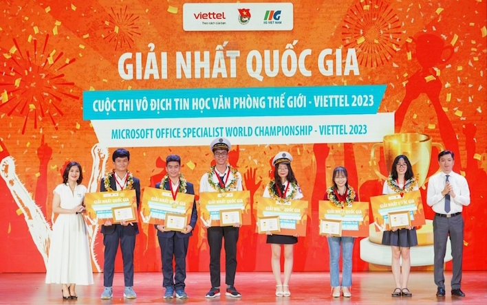 Informatique neuf lauréats vietnamiens qualifiés pour la finale mondiale aux États-Unis