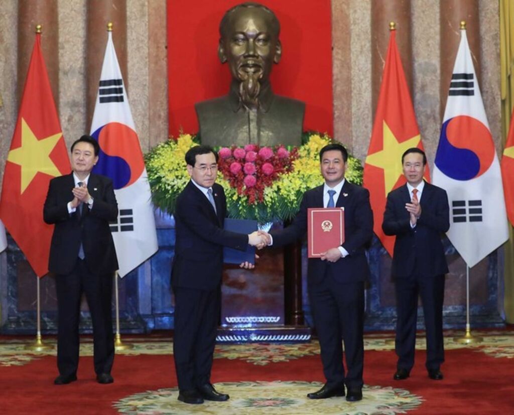 Vietnam - R de Corée échange de 17 documents de coopération