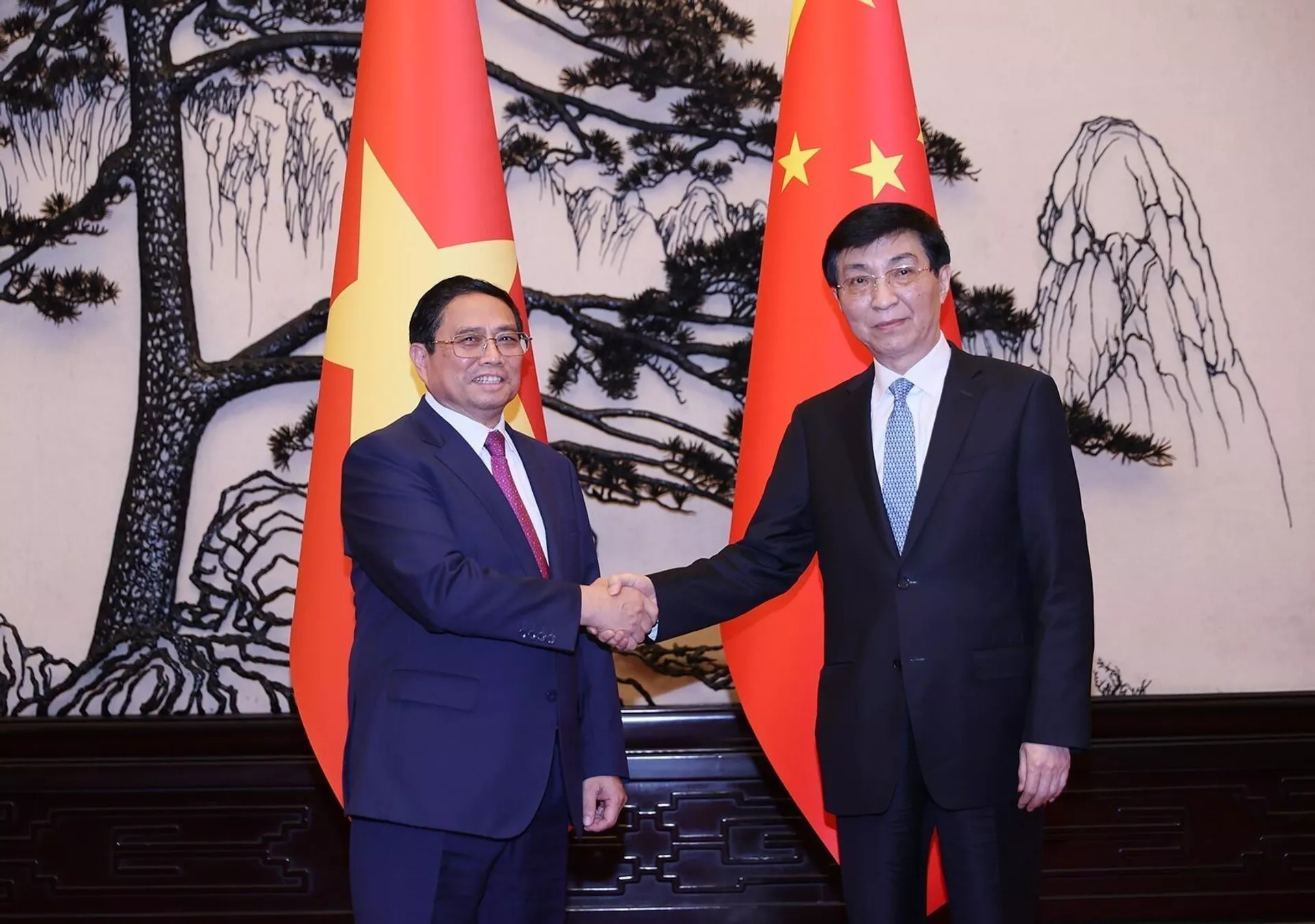 Le Premier ministre Pham Minh Chinh rencontre Wang Huning, plus haut conseiller politique chinois