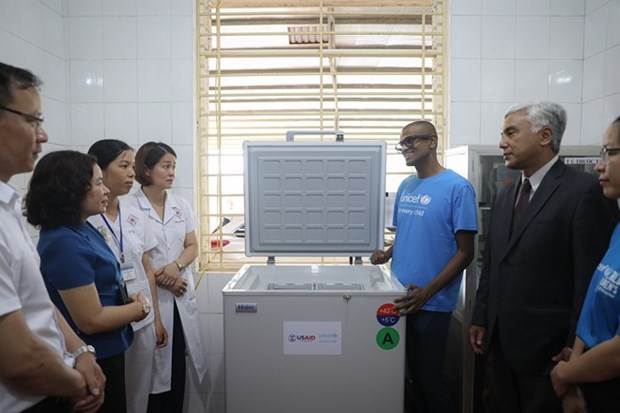 L USAID et l UNICEF fournissent 590 réfrigérateurs à vaccins au Vietnam