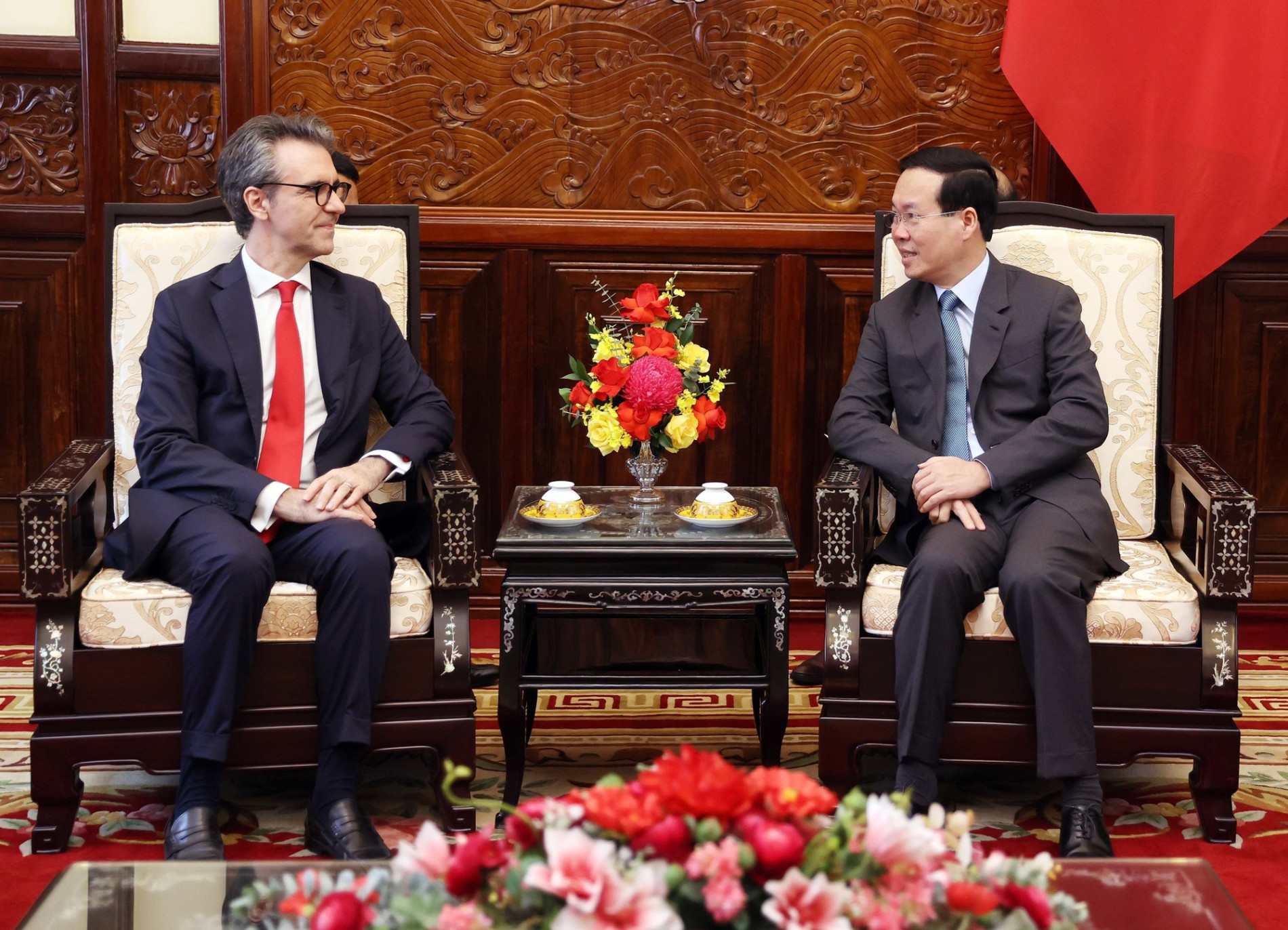 Le président Vo Van Thuong reçoit le chef de la Délégation de l’UE au Vietnam
