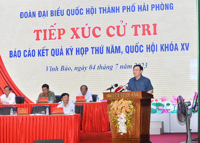 Le président de l’Assemblée nationale rencontre l’électorat de Hai Phong