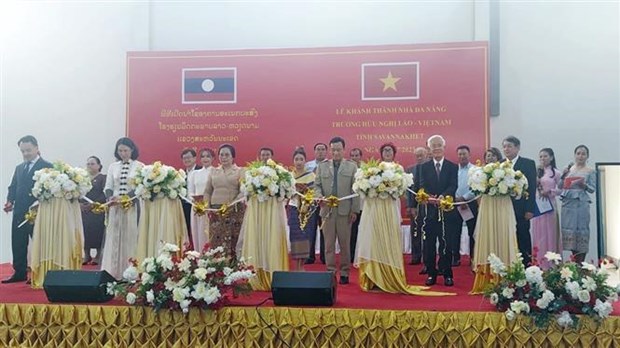 Inauguration du bâtiment polyvalent de l’Ecole d’amitié Laos - Vietnam à Savannakhet