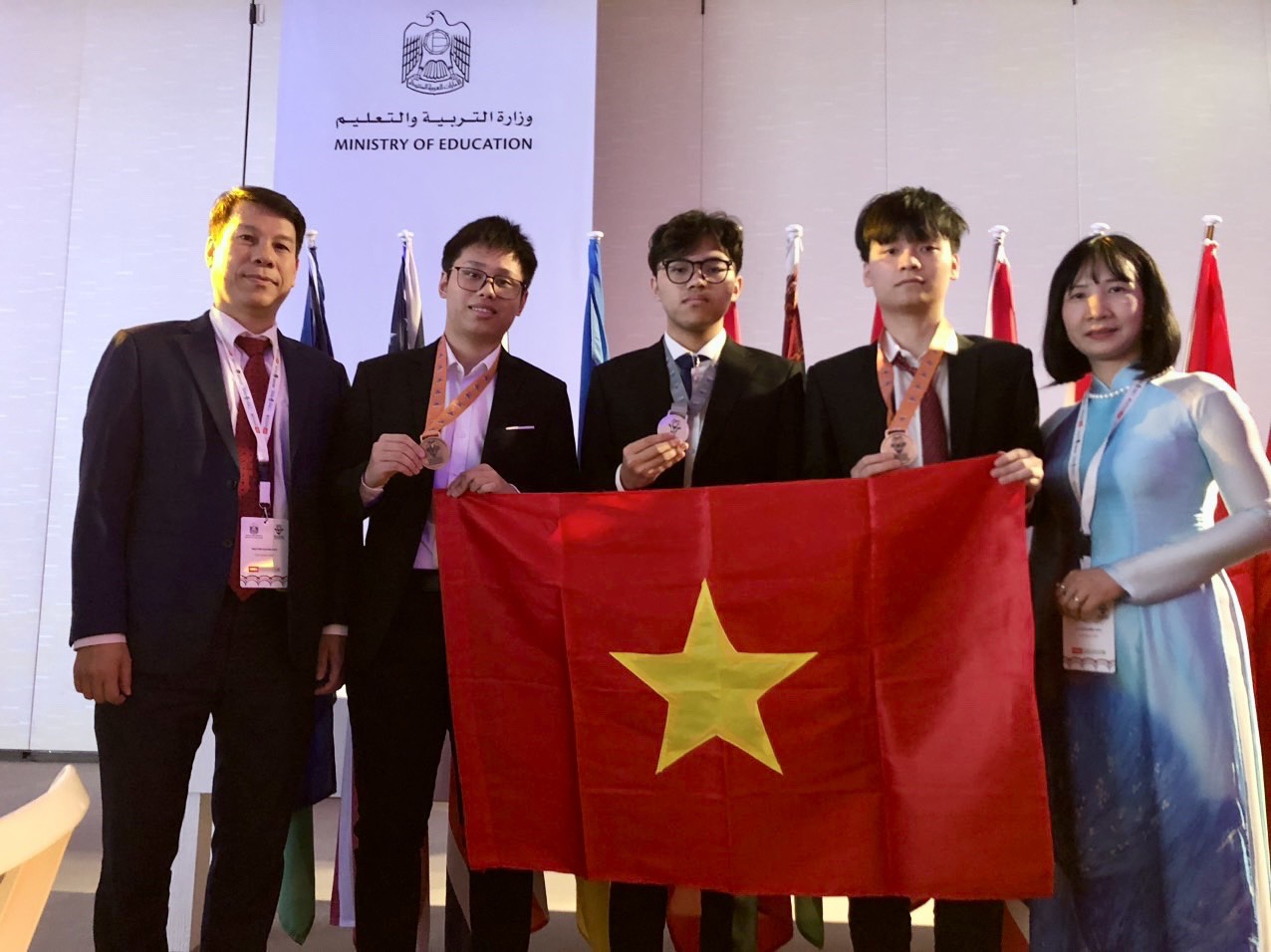 Des étudiants vietnamiens remportent des médailles aux Olympiades internationales de Biologie 2023