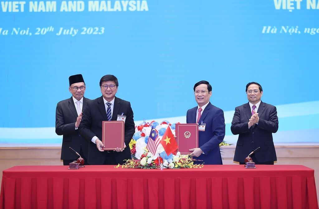 Le Premier ministre malaisien participe à un Forum d’affaires Vietnam - Malaisie