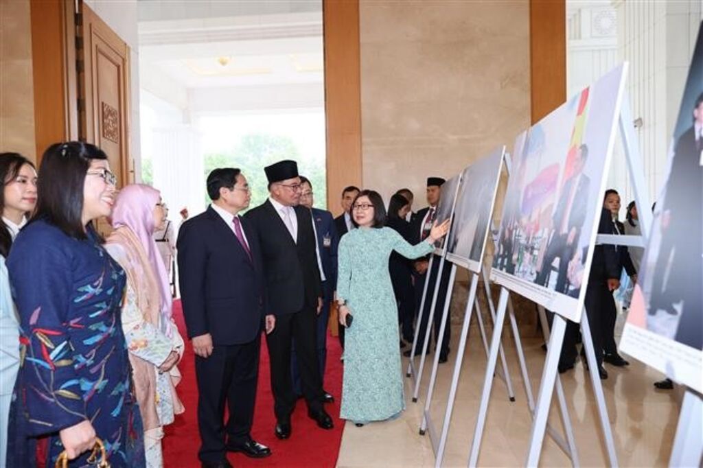 Le Premier ministre malaisien termine sa visite officielle au Vietnam
