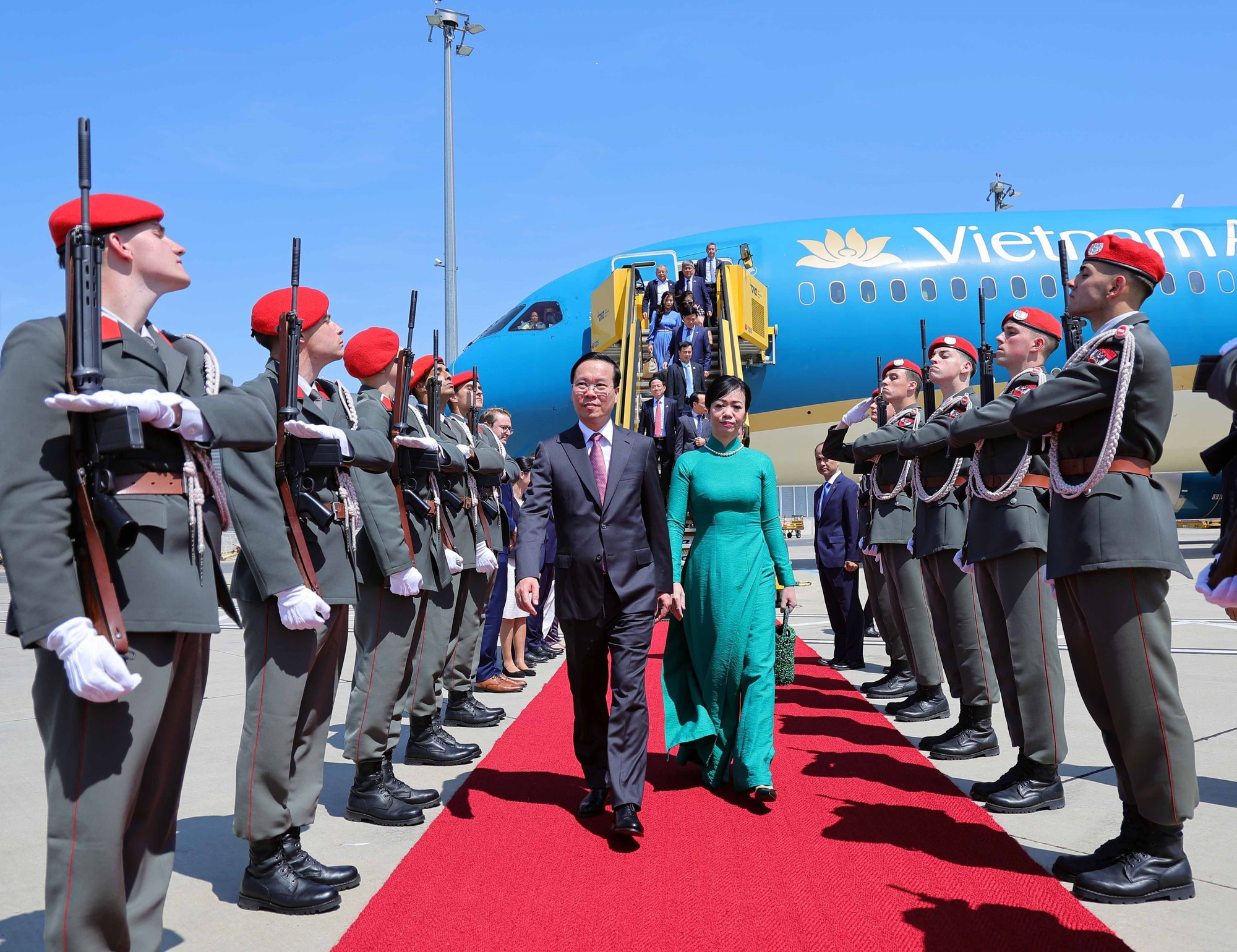 Le président Vo Van Thuong entame sa visite officielle en Autriche