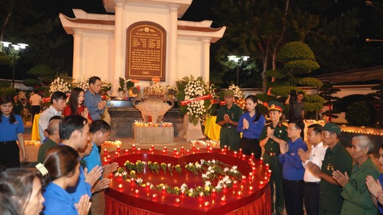Hommage aux martyrs du carrefour de Dong Loc