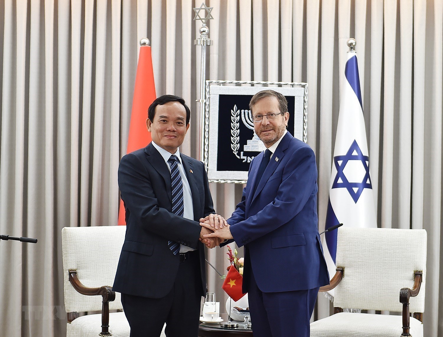 Le vice-Premier ministre Tran Luu Quang rencontre le président israélien Isaac Herzog