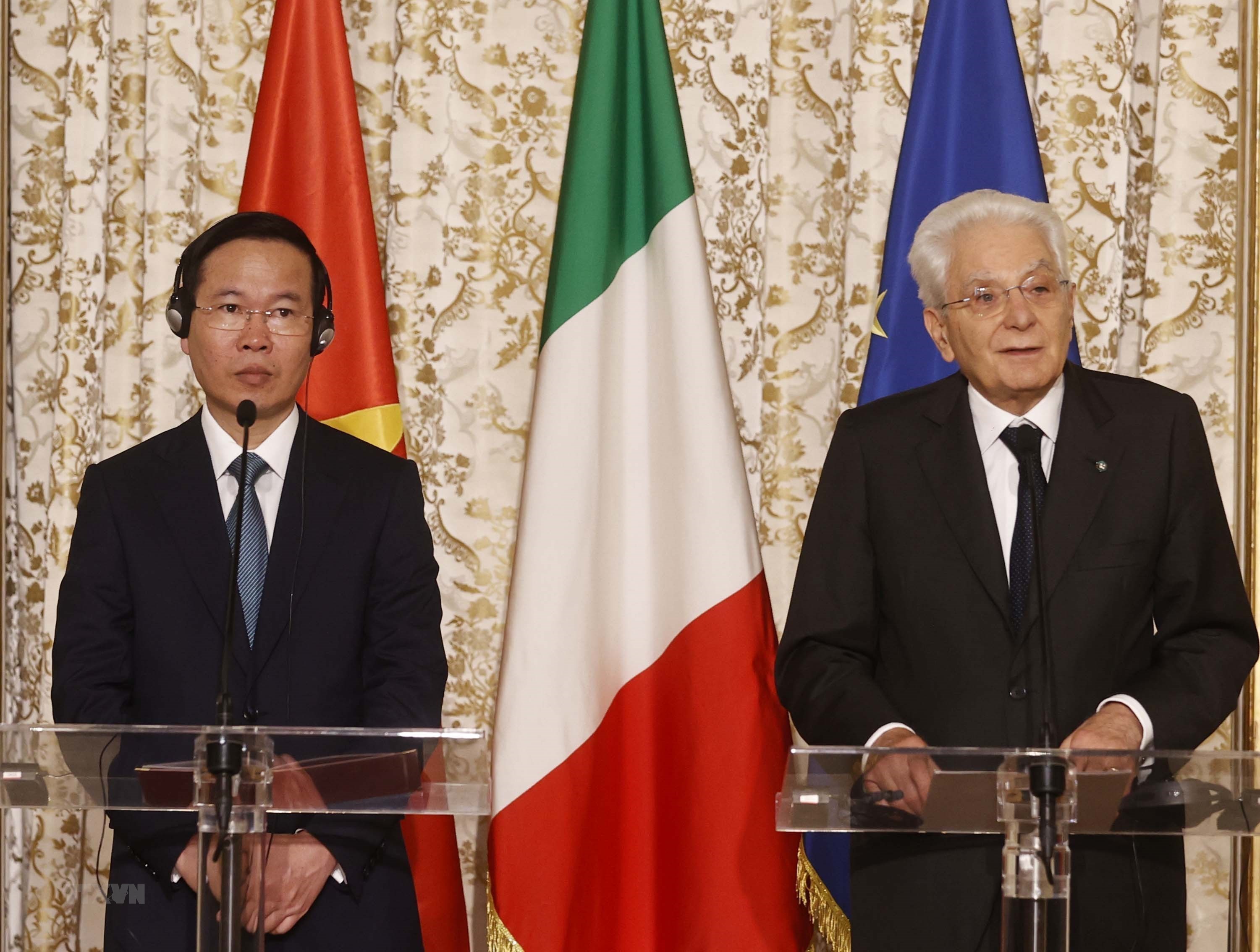 Les présidents vietnamien et italien informent des résultats importants de leur entretien