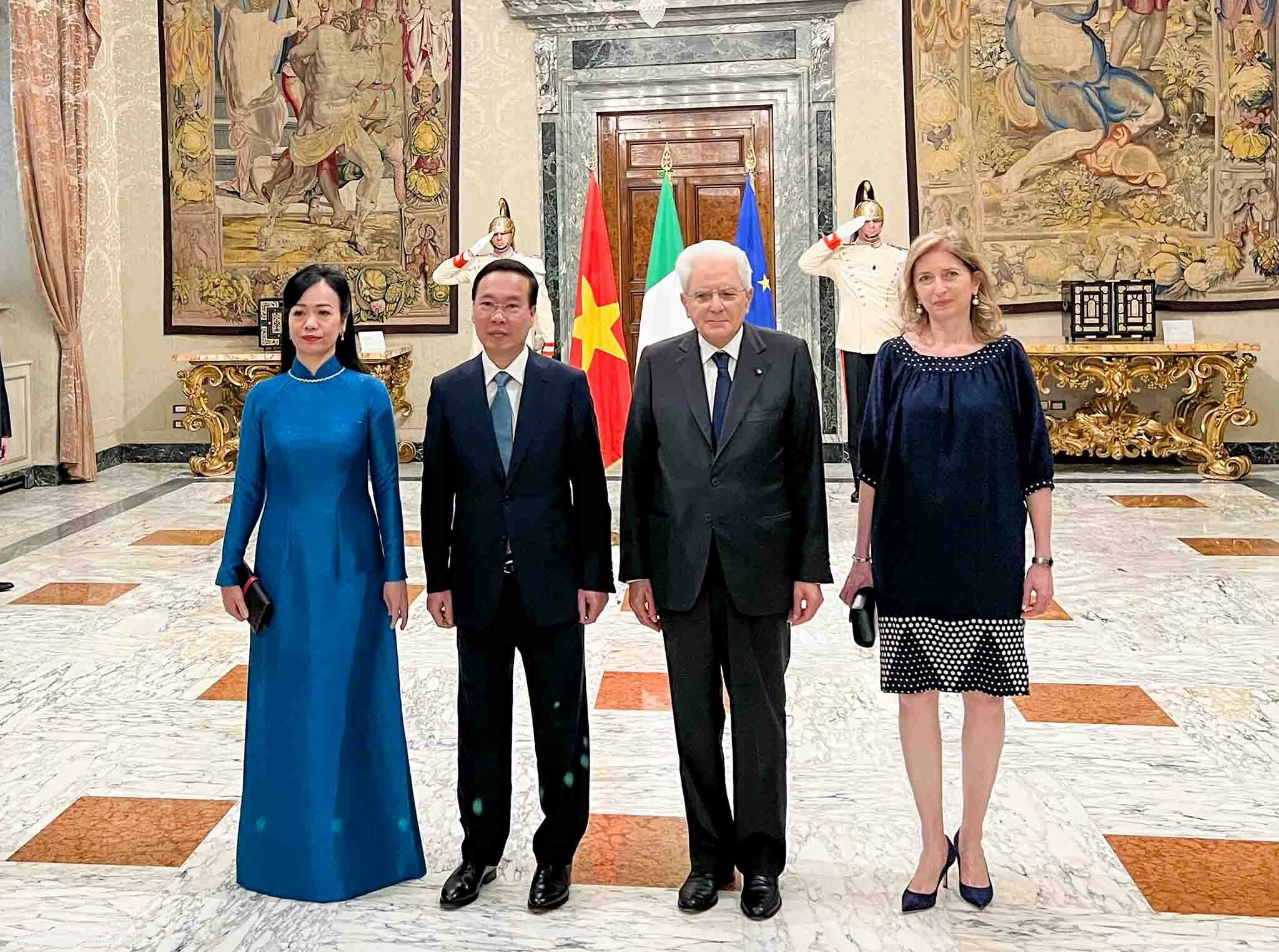 Le président Vo Van Thuong et son épouse assistent à un banquet au Palais présidentiel à Rome