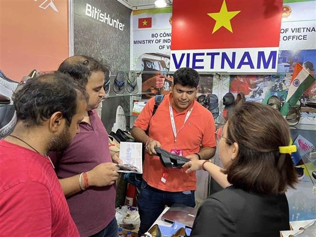 Le Vietnam participe à un salon de la chaussure en Inde