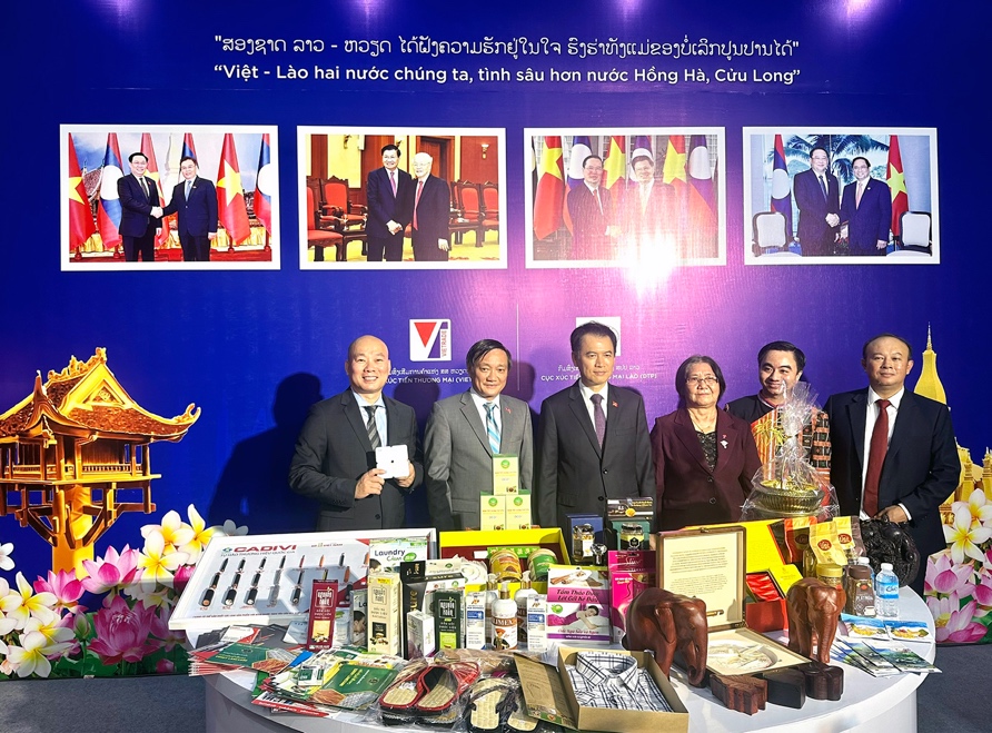 Ouverture de la Foire commerciale Vietnam - Laos 2023 à Vientiane