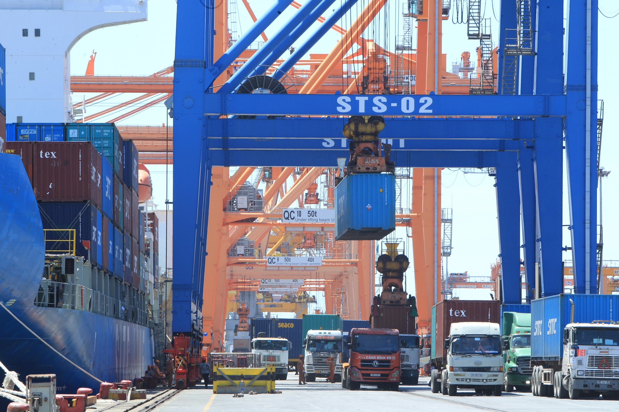 7 mois Le Vietnam affiche un excédent commercial de 15,23 milliards de dollars