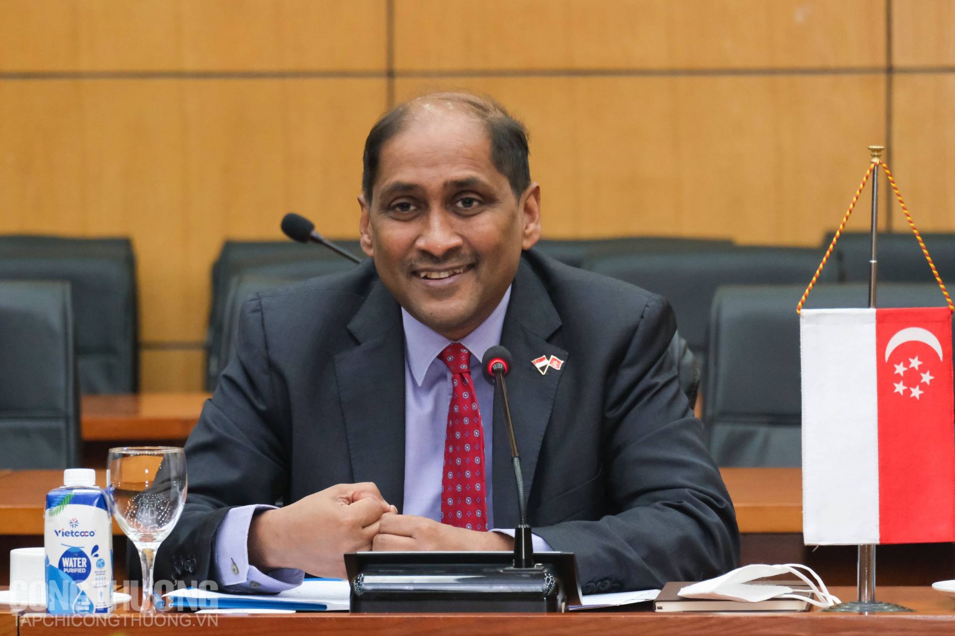 Ambassadeur singapourien Jaya Ratnam les relations Vietnam-Singapour en plein essor