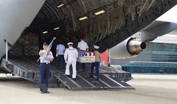 Rapatriement des restes d un soldat américain porté disparu pendant la guerre au Vietnam