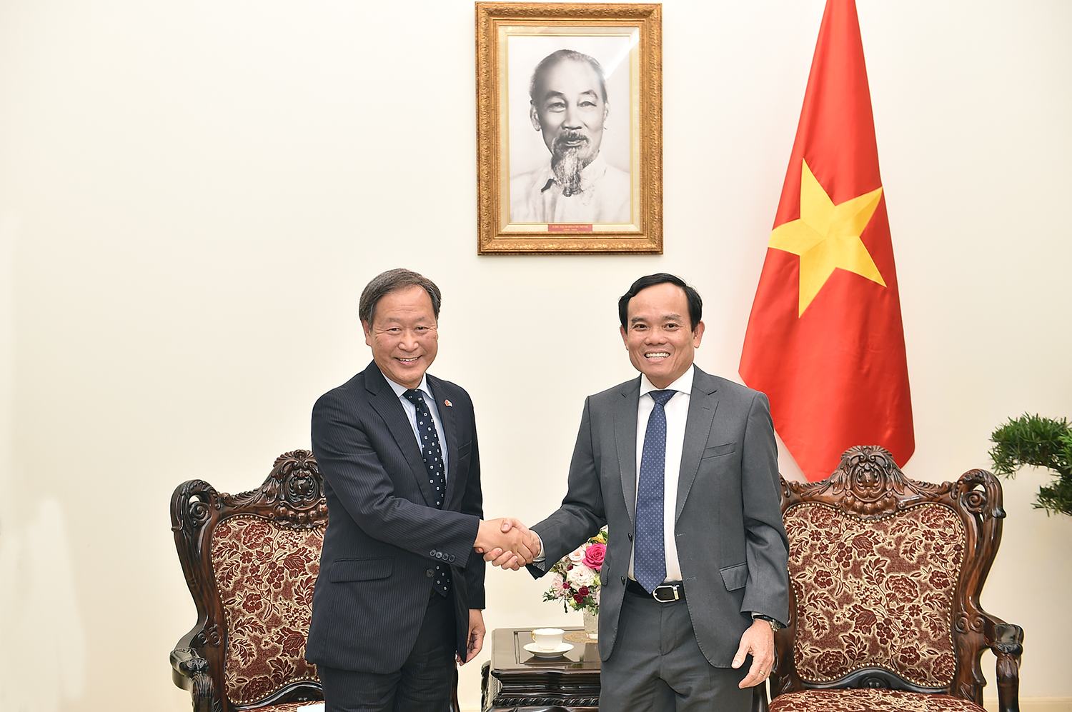 Le vice-Premier ministre Trân Luu Quang reçoit un dirigeant de la JICA