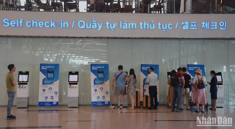 Premier réseau de bornes d enregistrement automatique de Korean Air à l’aéroport de Da Nang