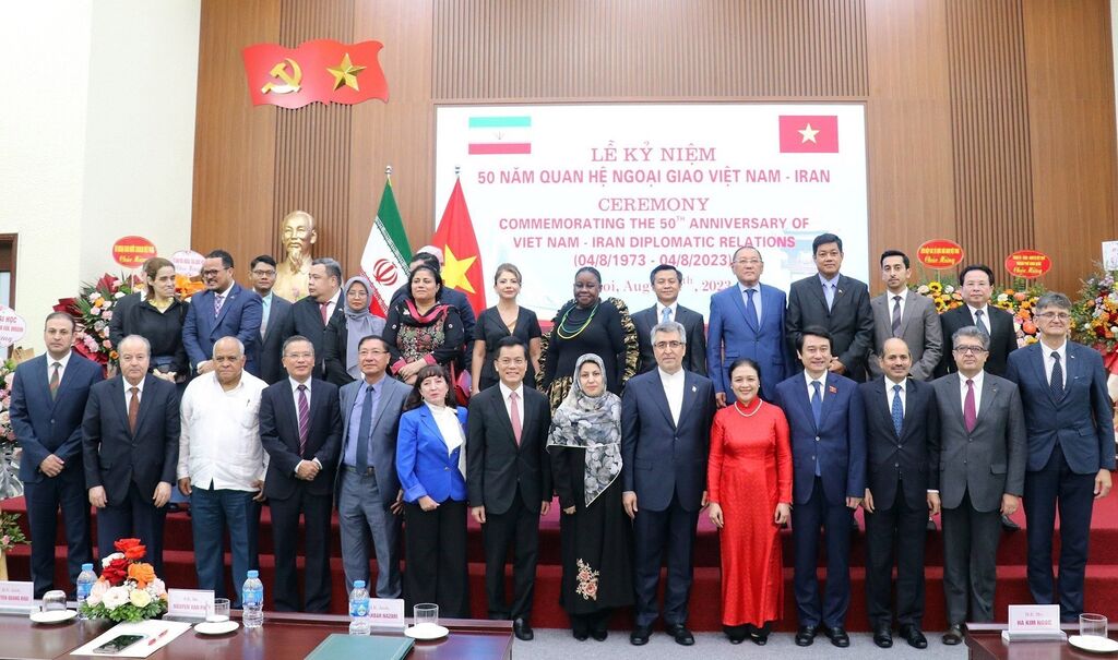 Célébration des 50 ans des relations diplomatiques entre le Vietnam et l Iran