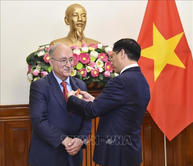 Le président du Service Universitaire Mondial Allemagne à l’honneur