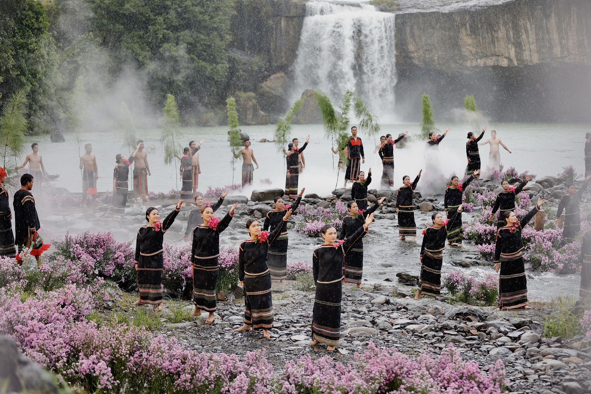 Dak Lak met à l’honneur les brocatelles du Tây Nguyên