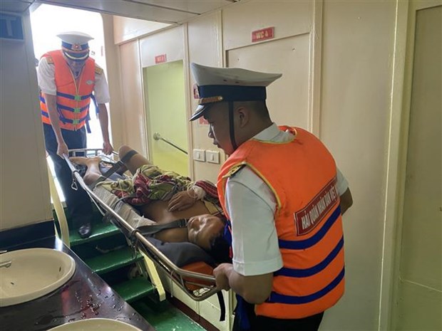 Évacuation médicale d’un marin pêcheur au large de Khanh Hoa
