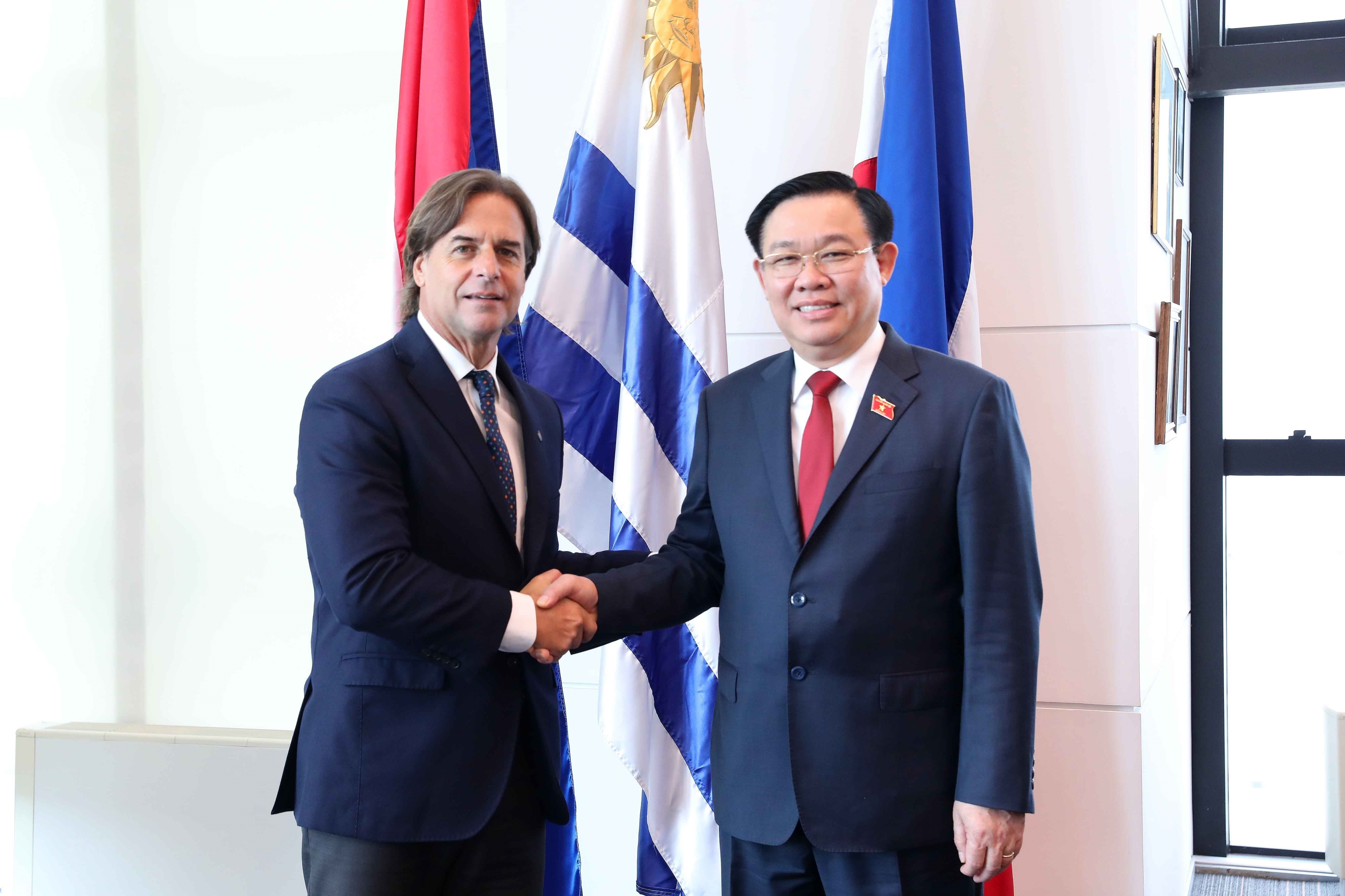 Trente ans de relations diplomatiques Vietnam-Uruguay