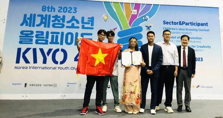 Des élèves vietnamiens primés AUX Olympiades internationales de la jeunesse de République de Corée