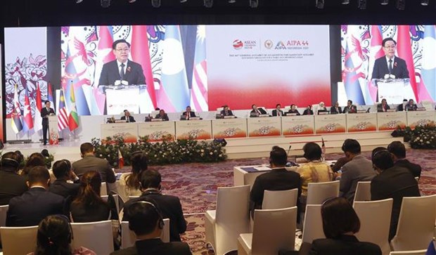 Le président de l’AN termine avec succès ses visites officielles en Indonésie et Iran et sa participation à l’AIPA-44