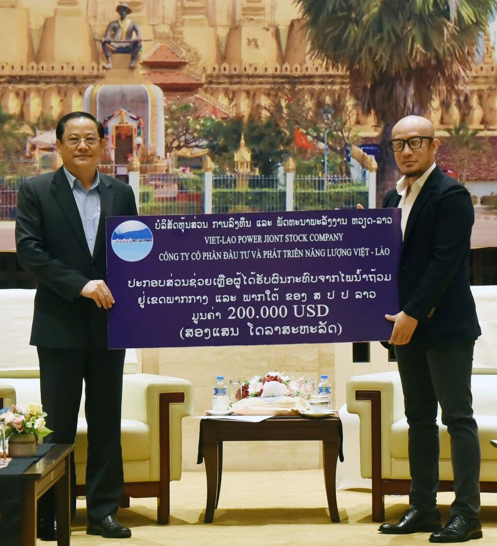 Le Premier ministre lao apprécie l’aide d’une société vietnamienne