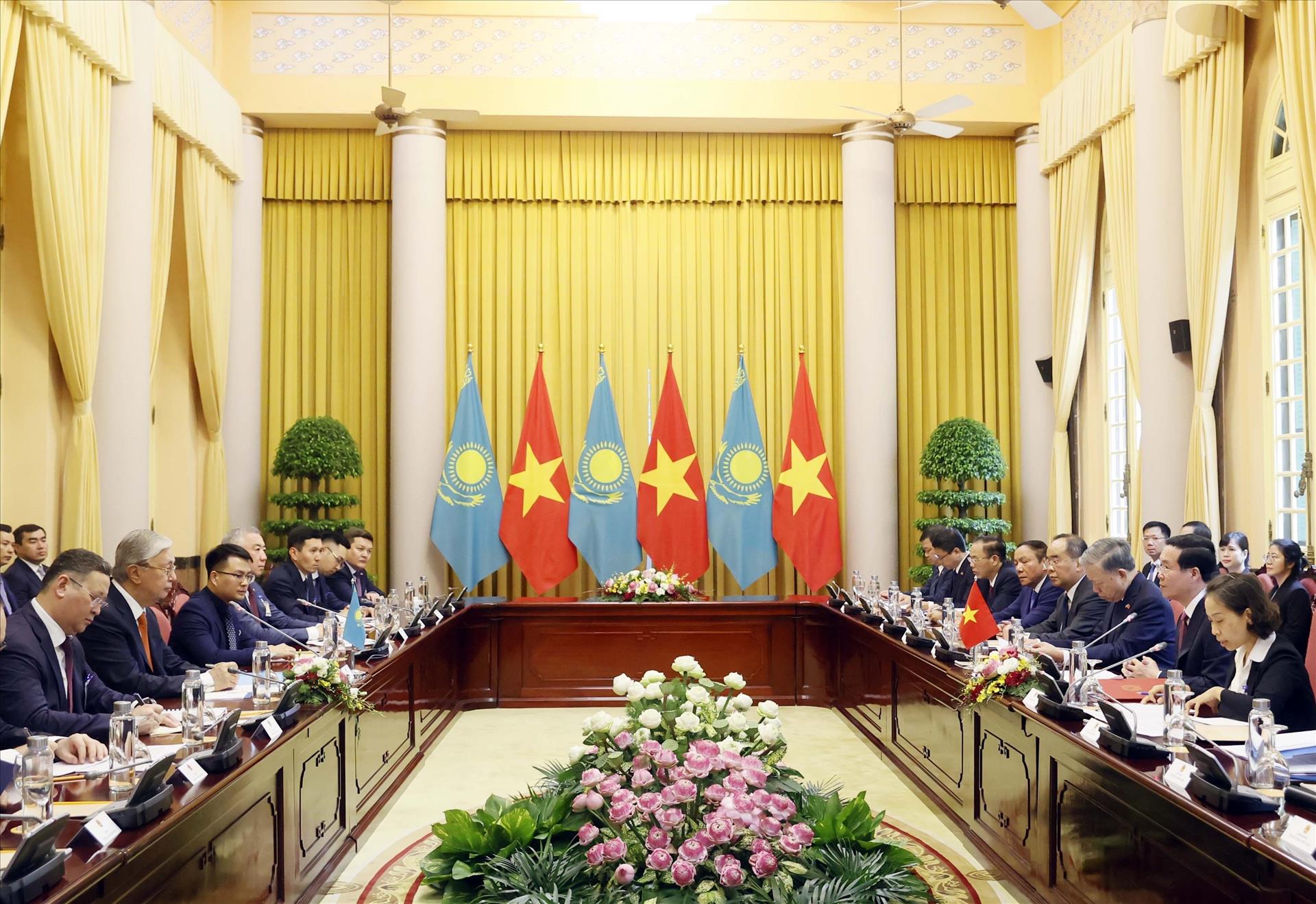 Vietnam-Kazakhstan entretien à Hanoï entre les deux présidents