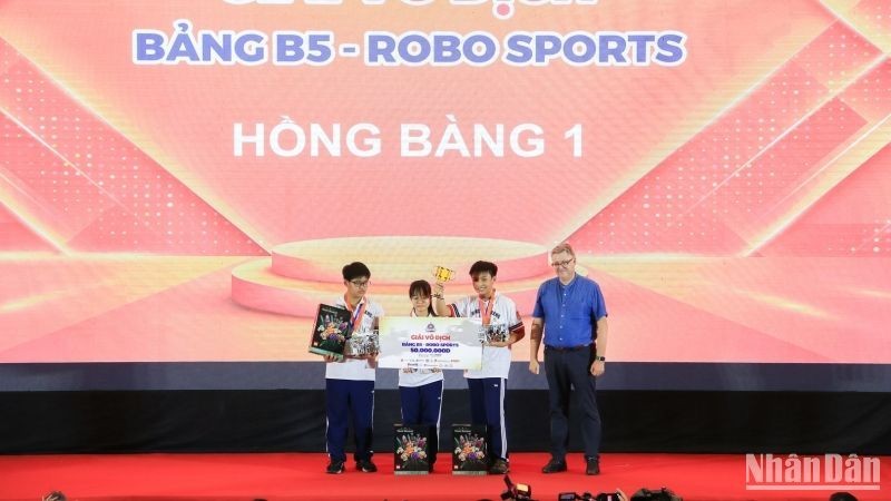 Les gagnants des Olympiades mondiales des robots au Vietnam dévoilés