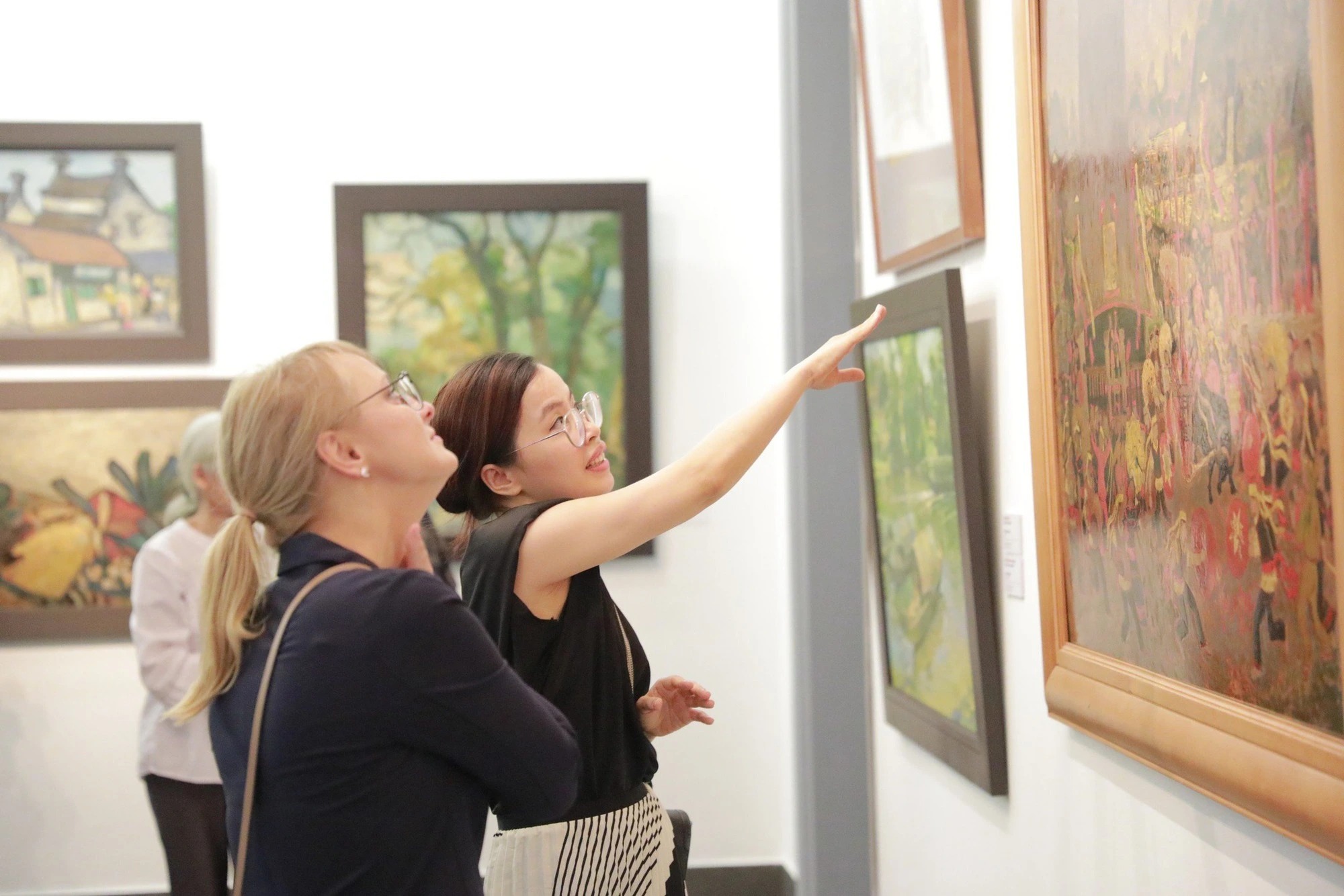 Ouverture de l exposition Notre pays en l honneur de la Fête nationale