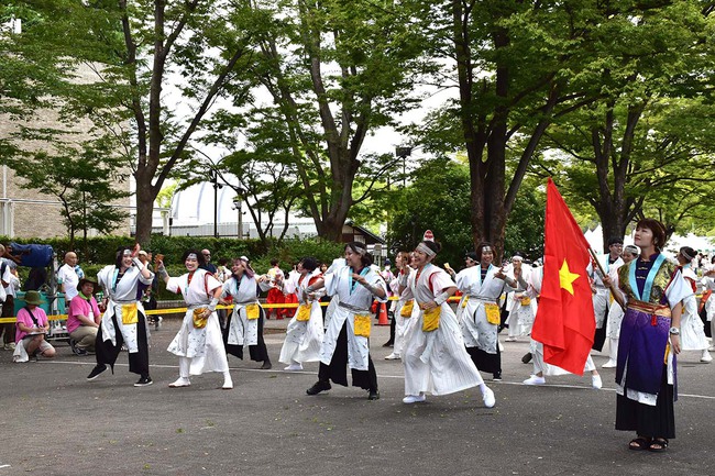 Une troupe vietnamienne au plus grand festival de Yosakoi au Japon