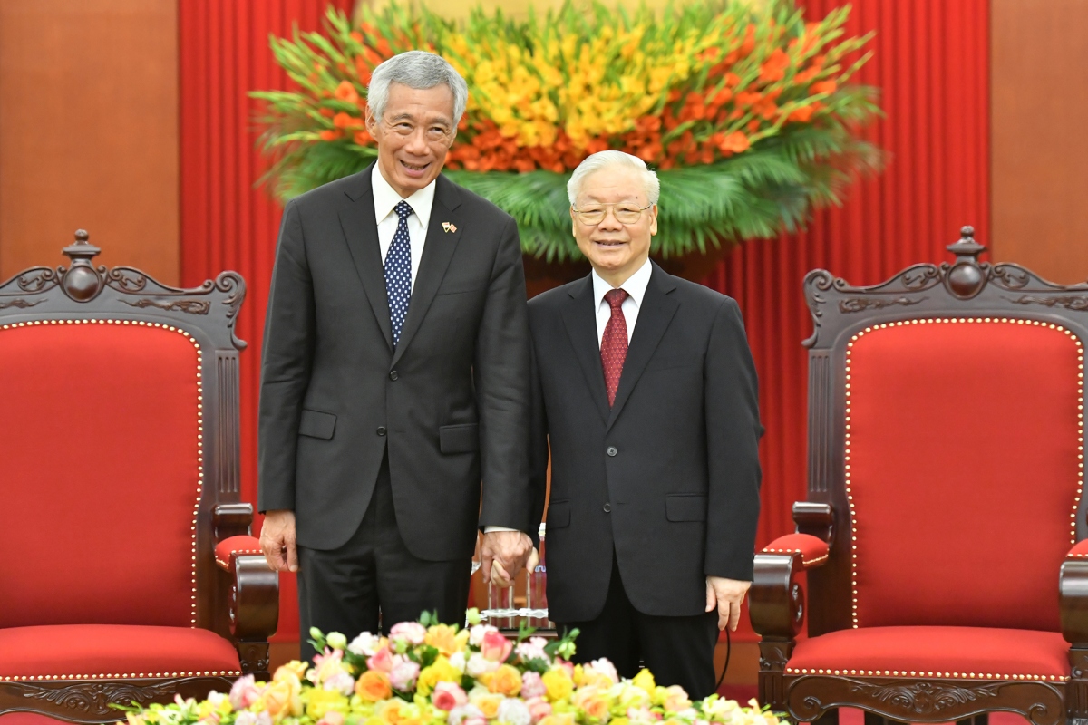 Le leader du PCV reçoit le Premier ministre singapourien